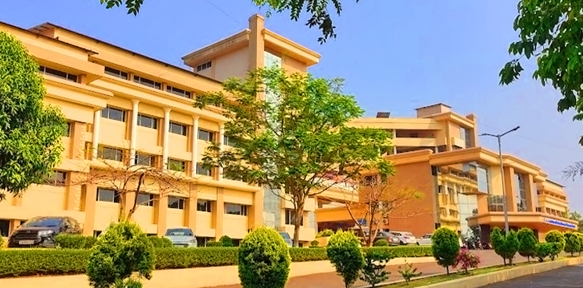 A J Institute of Medical Sciences & Research Centre, Mangalore