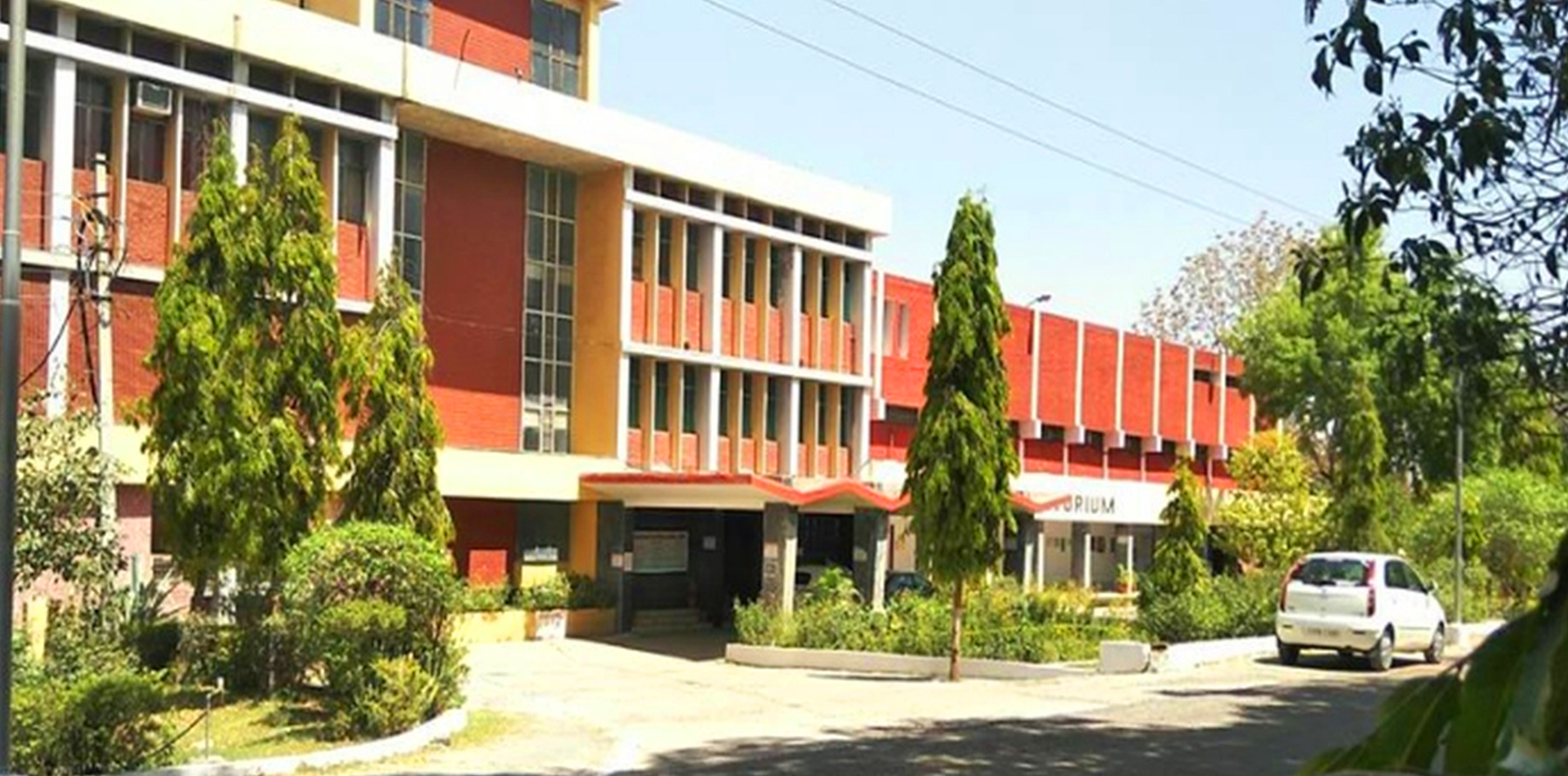Maharani Laxmi Bai Medical College, Jhansi