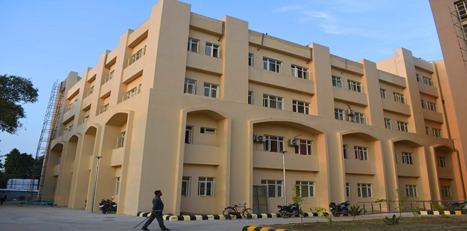 Maharshi Devraha Baba Autonomous State Medical College, Deoria