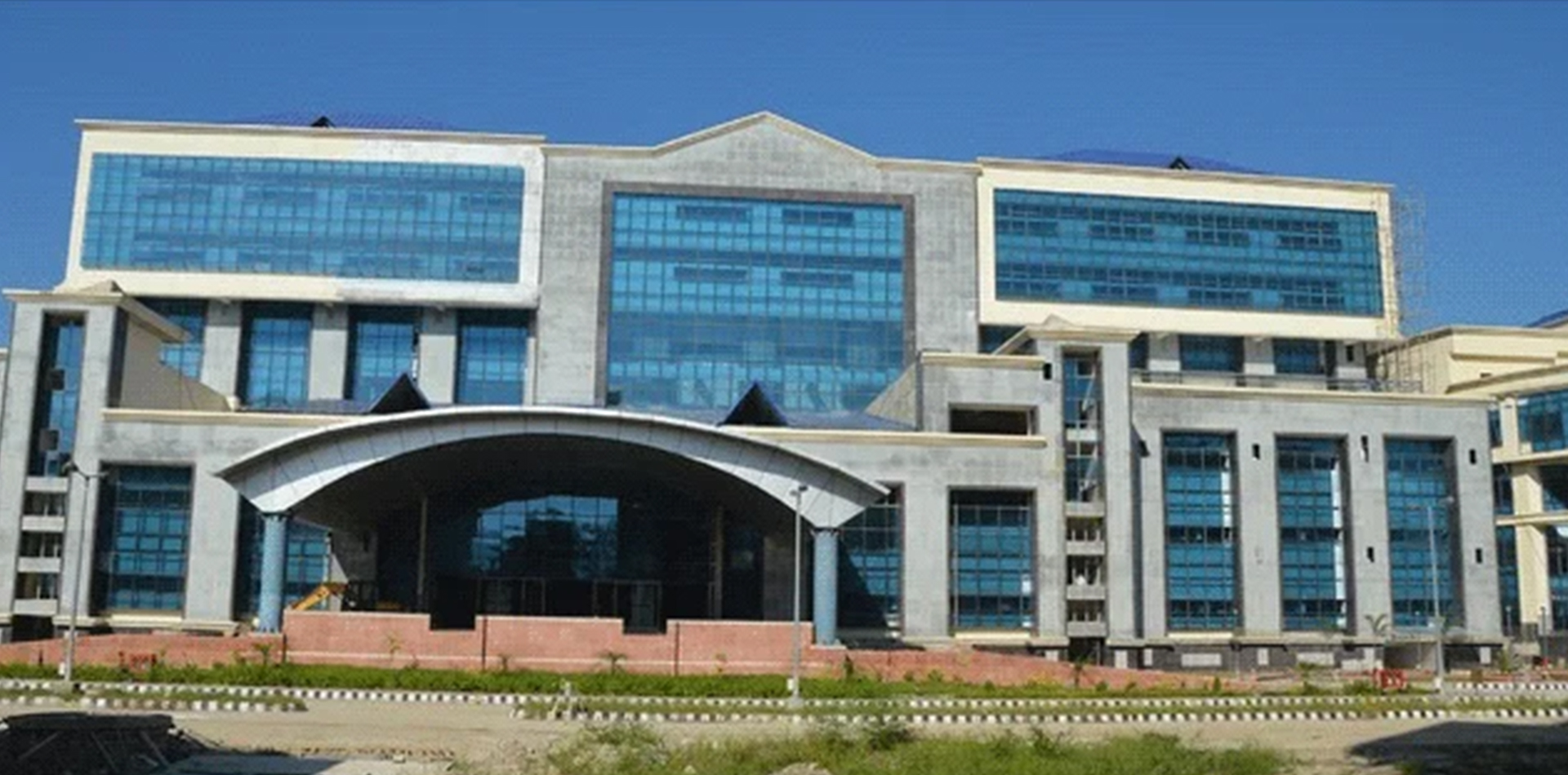 Shri Lal Bahadur Shastri Government Medical College, Mandi, HP